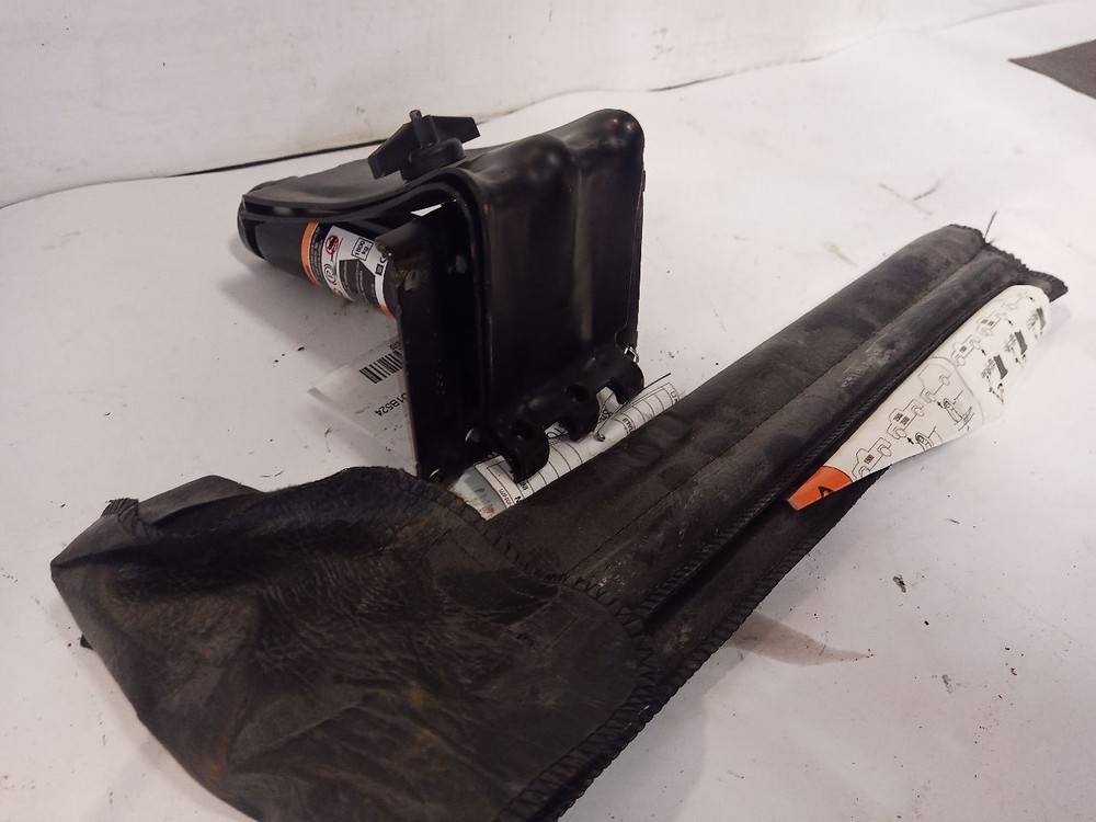 Bottle Jack & Tools from 2016 Cadillac Escalade 12183702