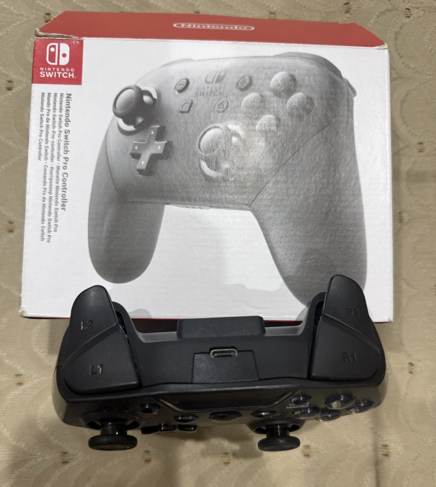 Nintendo Switch Pro Controller - Black