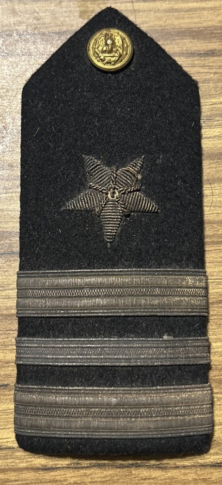 WWII US NAVY SHOULDER BOARD LT COMMANDER
