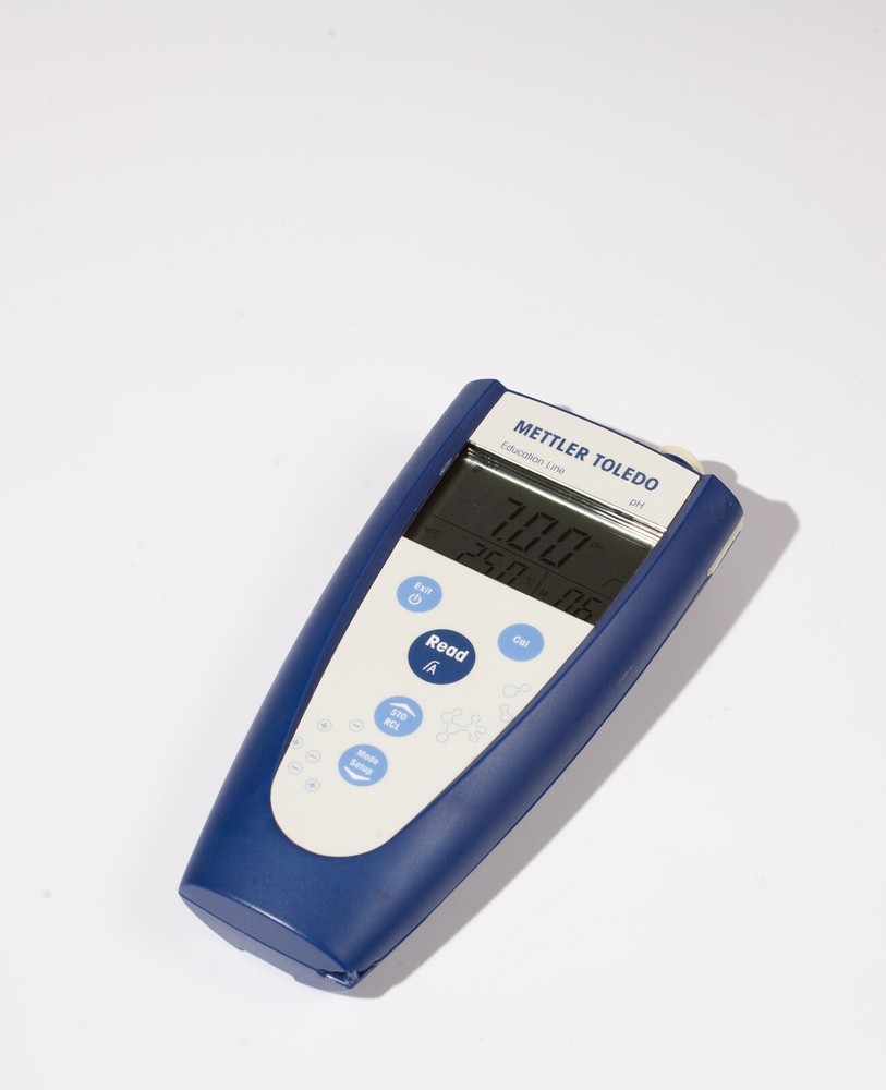 Mettler Toledo EL2 pH/ORP/Temp Meter – Handheld Lab Device – Clean, Working