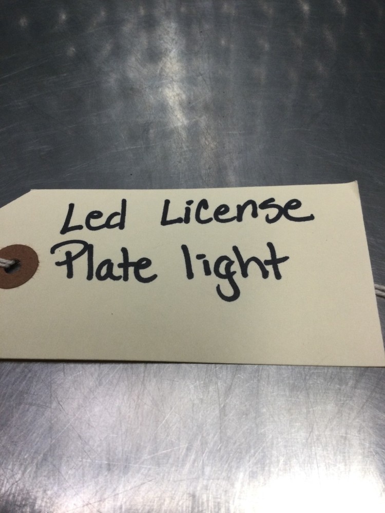 UNIVERSAL LICENSE PLATE LED LIGHT t415