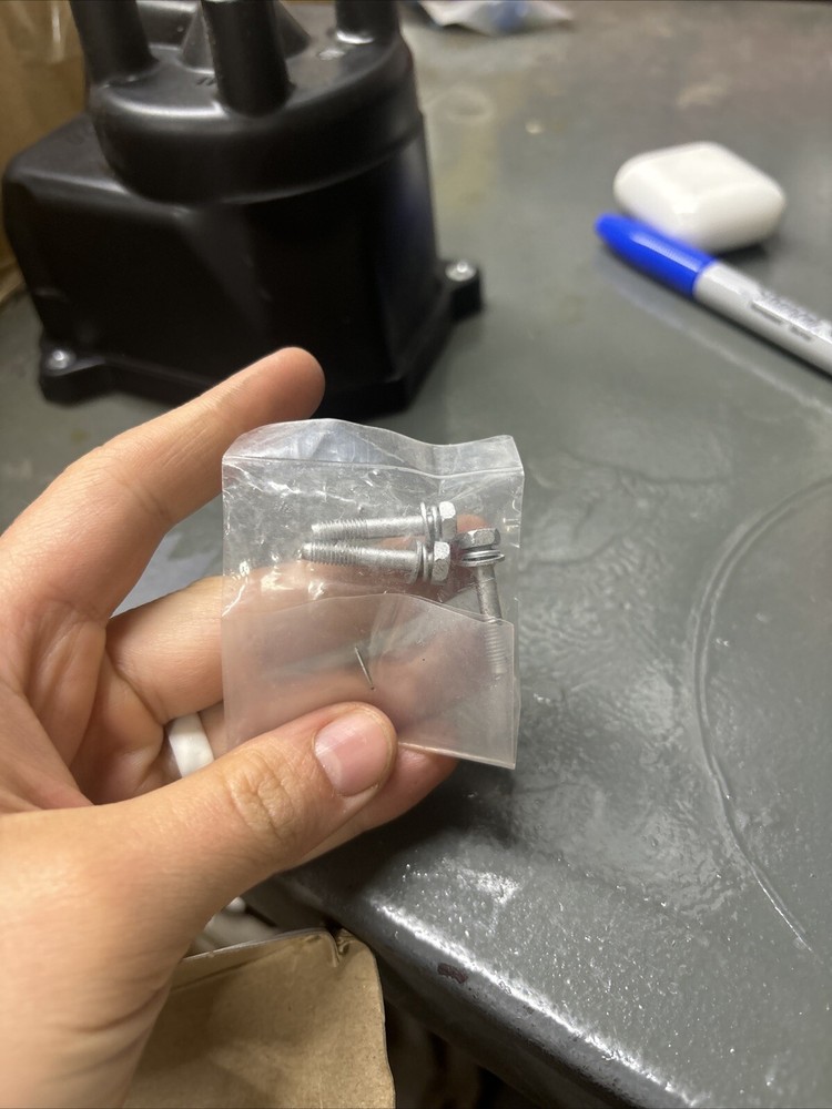 Carquest #24395, Distributor Cap