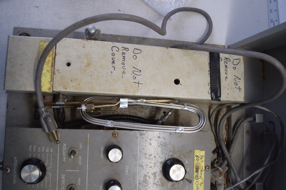 Carle Instruments Model 8500 Basic Gas Chromatograph