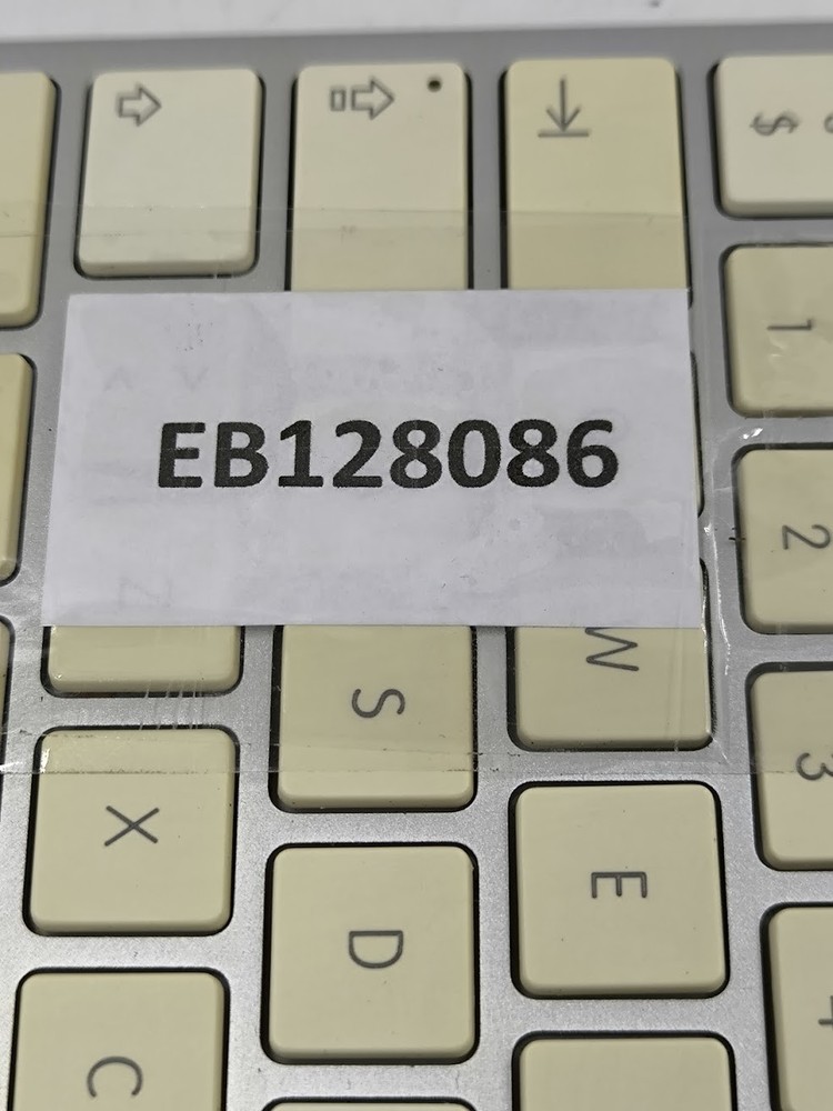 Apple A1243 Keyboard - Working