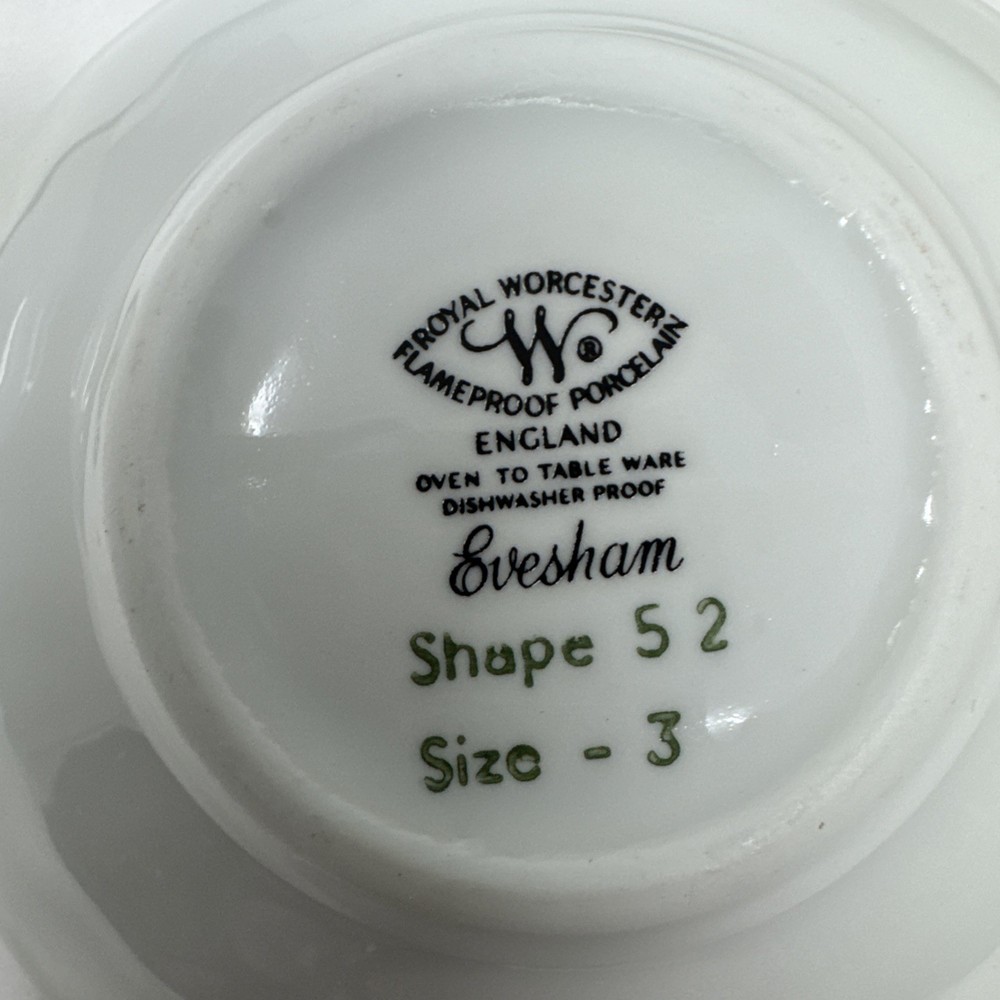 Royal Worcester Evesham 12 Pc Porcelain Shell Dishes England Fruit Pattern Set