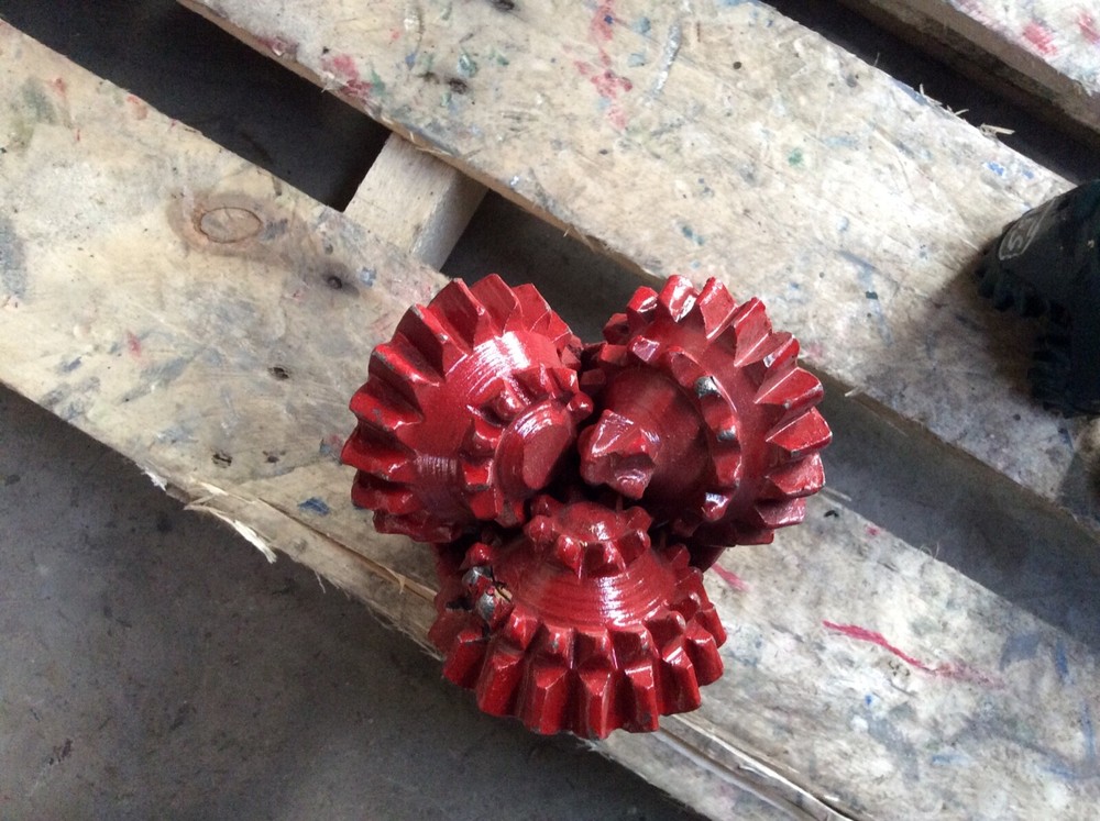 4 3/4 tooth bit. New