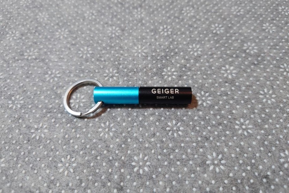 SMART LAB GEIGER Radiation Detector Compact Geiger Counter for iPhone Android