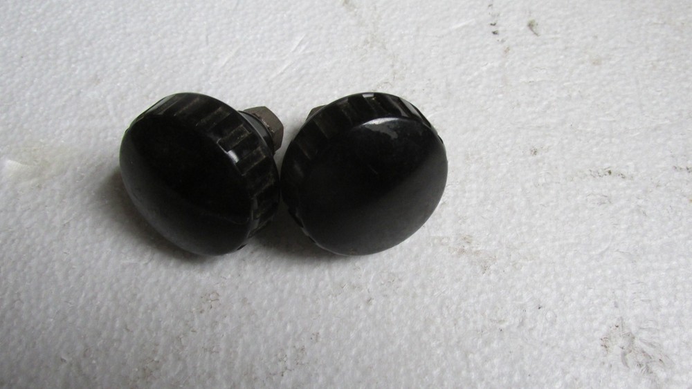 TWO PORTER CABLE KNOBS FOR ROUTER BASE