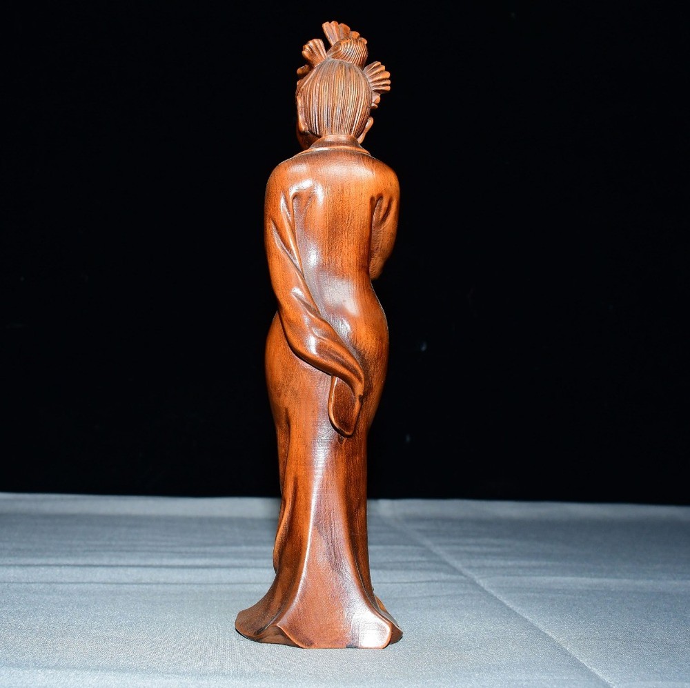 Exquisite Small Leaf Boxwood Classical Beauty Ornament