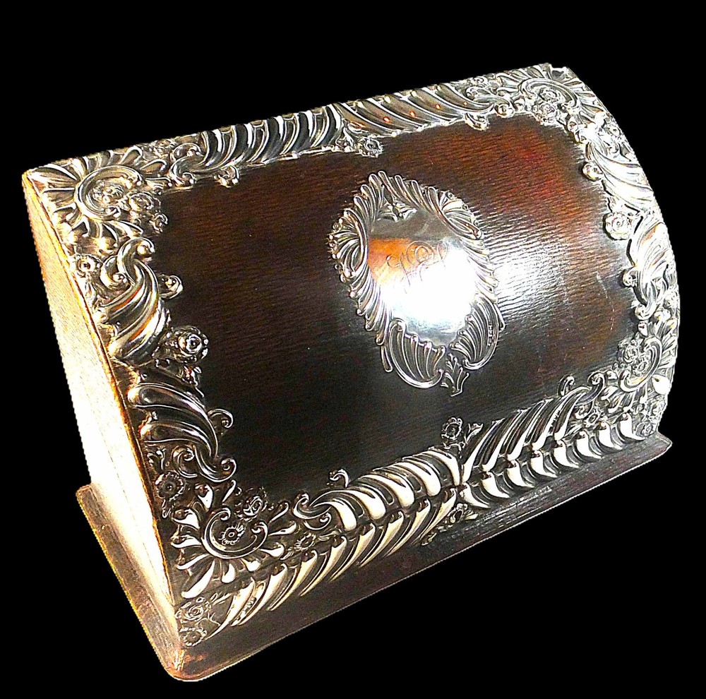 SUPERB SILVER MOUNTED LEATHER STATIONARY BOX by WILLIAM COMYNS - 1908