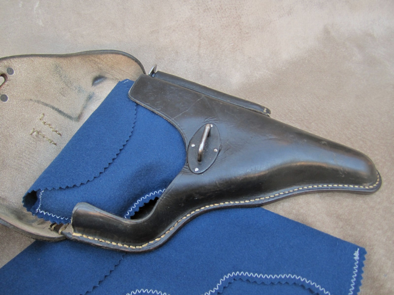 PISTOL SLEEVE PROTECTOR FOR A P38 WW2 PISTOL FOR HARDSHELL HOLSTER USE 🔥