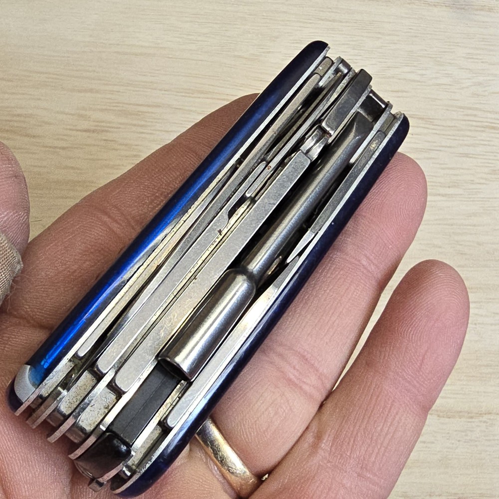Victorinox CyberTool 41 Blue Saphire Translucent SAK 39 Function Tech Knife