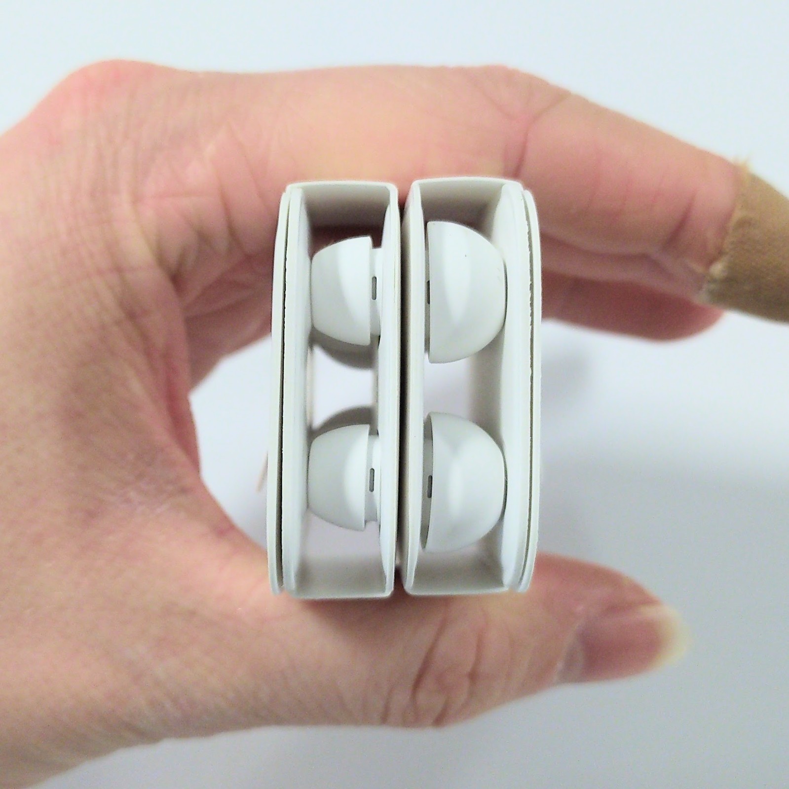 Genuine Apple AirPod PRO Ear Tips - Size: X-Small/Small/Large - NEW - Set of 2