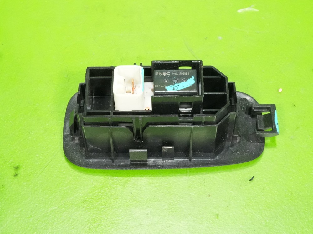 01-05 IS300 OEM rear back door power window lock switch button control