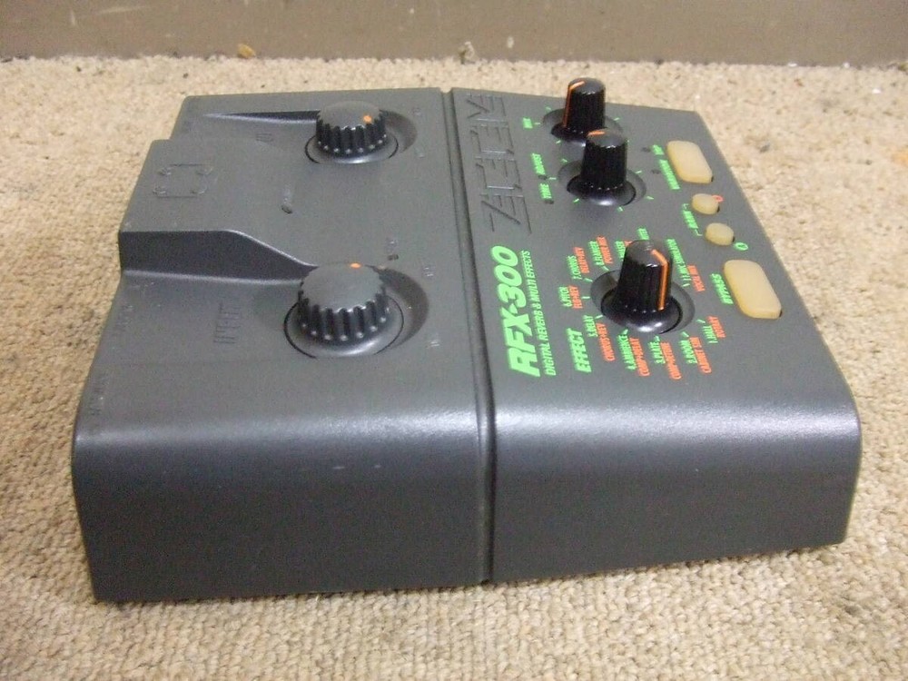 ZOOM RFX-300 Digital Reverb Multi Effect