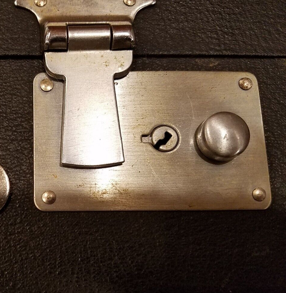 KEY for SINGER FEATHERWEIGHT CARRYING CASE (solid brass - zinc plated)