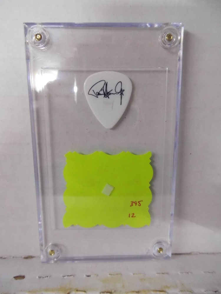 KISS~PAUL STANLEY~GUITAR PICK IN CASE~2000~01~READ DESCRIPTION (27)