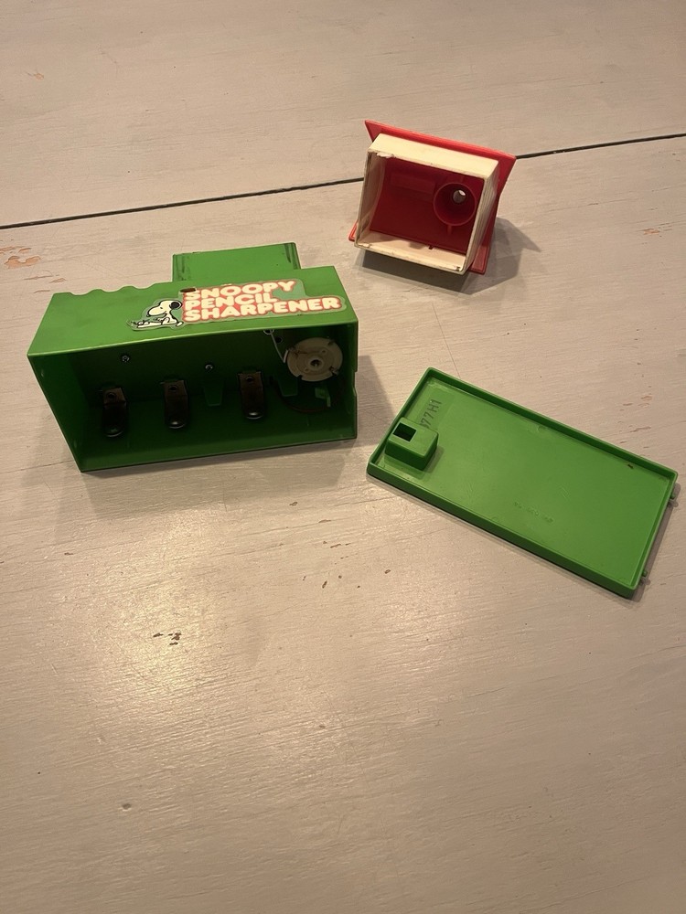Vintage Snoopy pencil sharpener