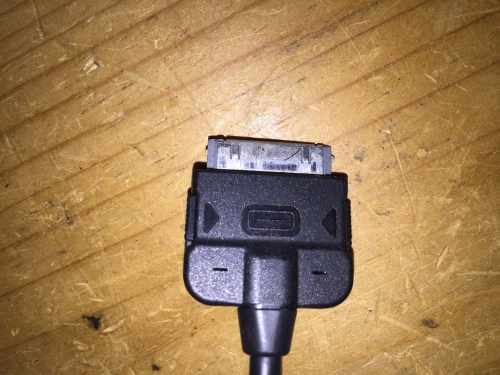 VW Audi Iphone Ipad OEM Adapter 5N0035554