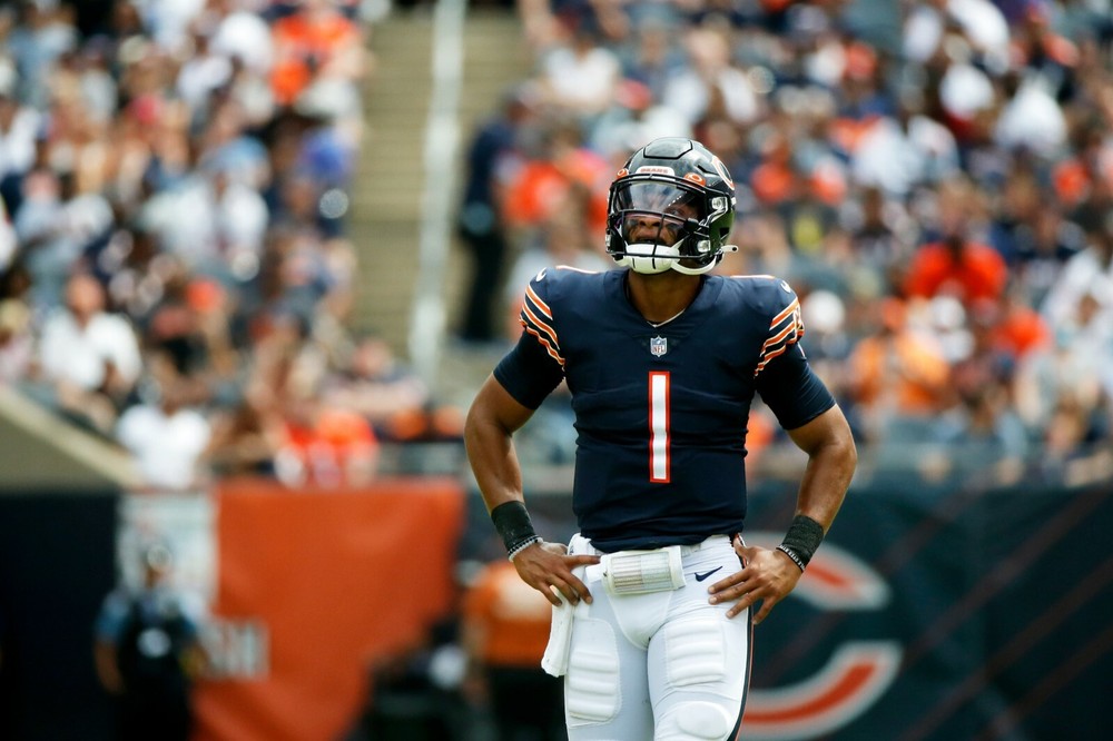 Justin Fields Chicago Bears 3.5x5 unsigned photo