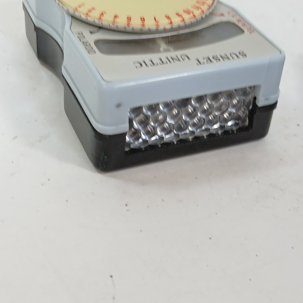 VINTAGE SUNSET UNITTIC MODEL 31 CAMERA LIGHT METER WITH CASE