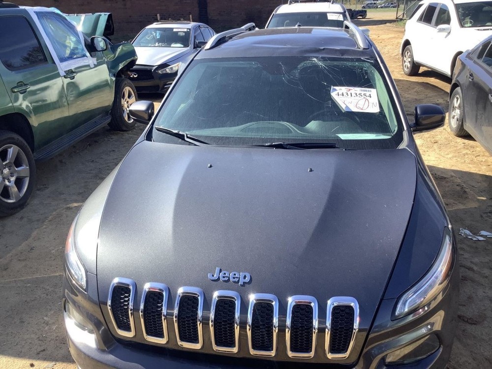 CHEROKEE 2016 Glove Box 4992949