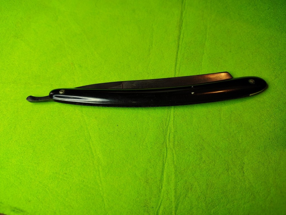 The Torrey Razor Straight Razor
