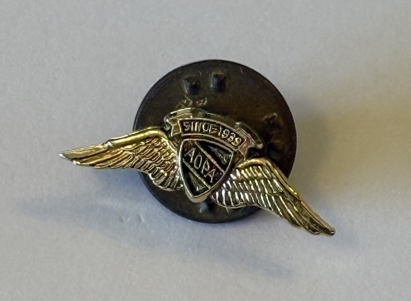 Lot of 4 Vintage AOPA Aviation Lapel Pins Wings Member Staff Pilot Badges