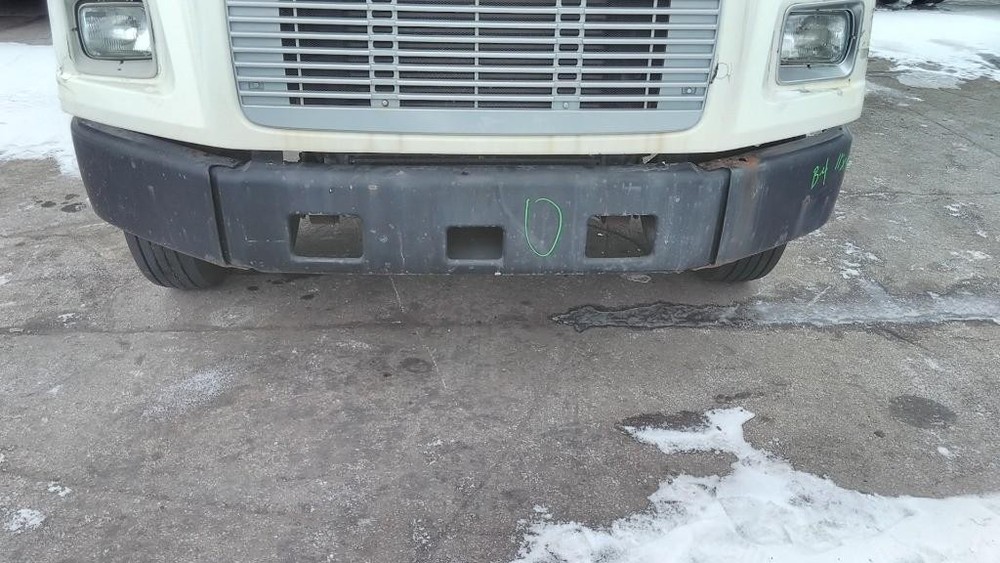 For 1995 FREIGHTLINER FL70 1992-2004 BUMPER ,  OH