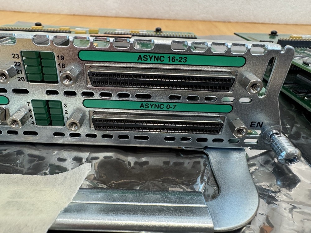 ONE CISCO ASYNC-32A 32-PORT Asynchronous Network Module Guaranteed 30 days