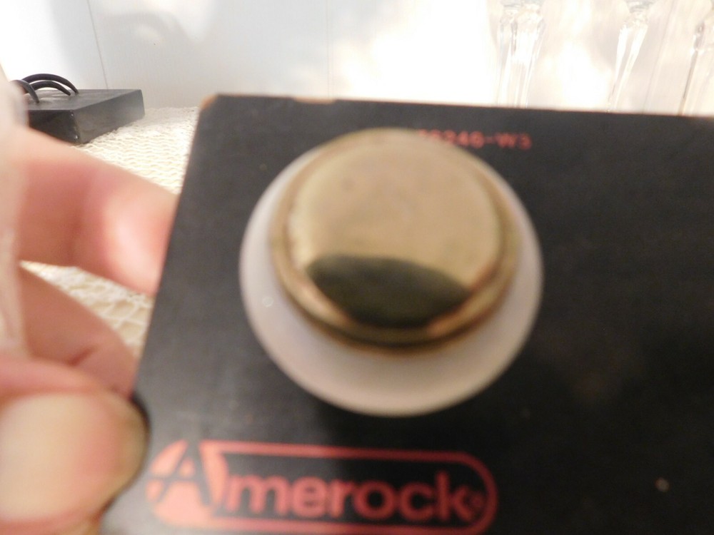 AMEROCK ROUND KNOB, PULL, WHITE CERAMIC, BRASS CENTER. BP76246-W3