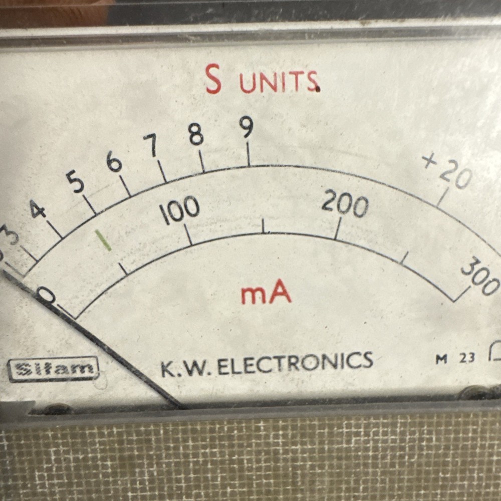 K . W . ELECTRONICS Front mA Meter TRANSCEIVER KW 2000B