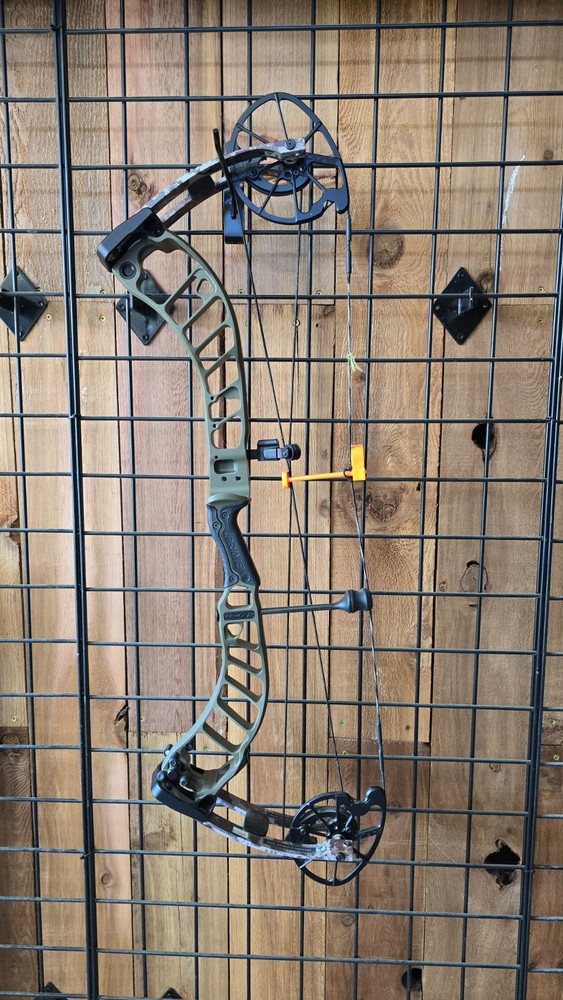 Prime  Revex 2 RH Compound Bow