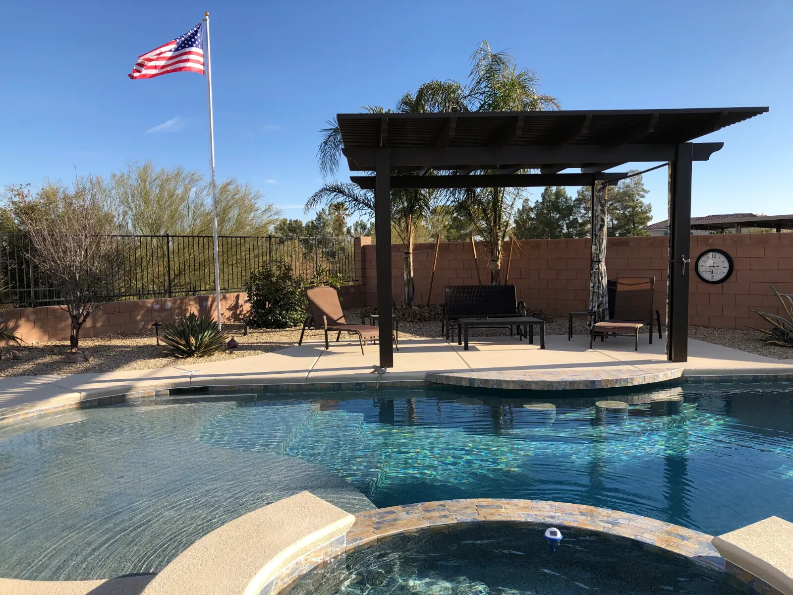 20' Delta SECTIONAL Residential Flagpole (Silver)