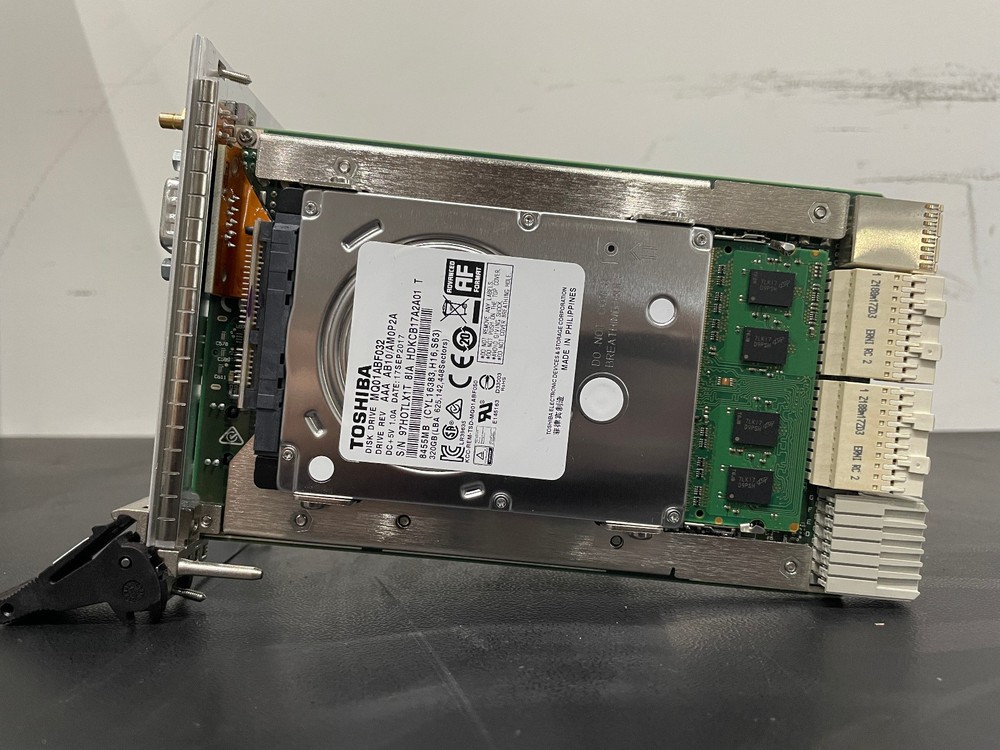 National Instruments PXIe-8821 Embedded Controller