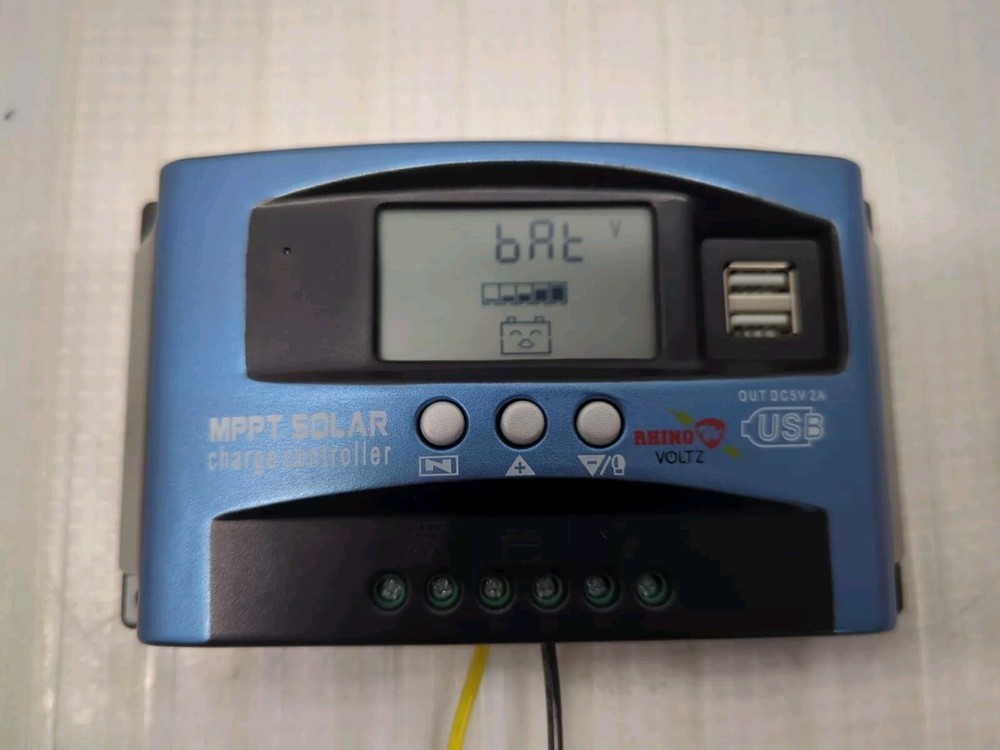 Solar MPPT CHARGE CONTROLLER 40A 12V/24V Panel Regulator Charger USB LCD*