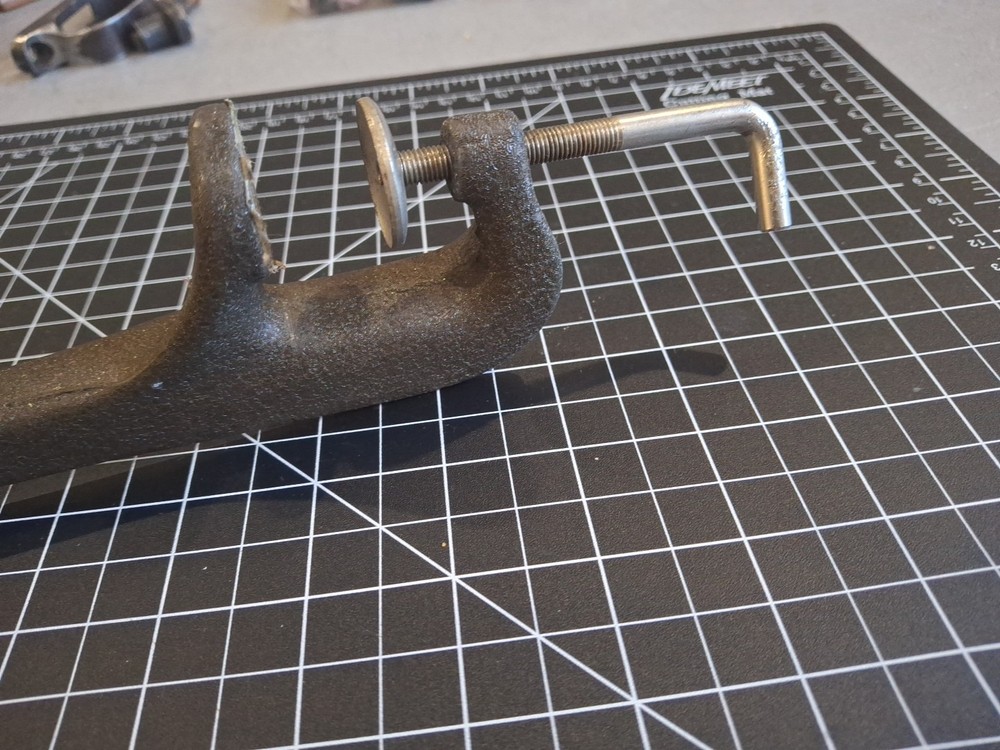 Herters Fly Tying Vise