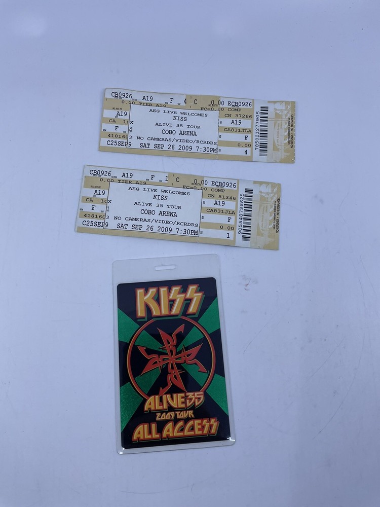 KISS Alive 35 Tour 2009 Tickets + All Access (Untorn)