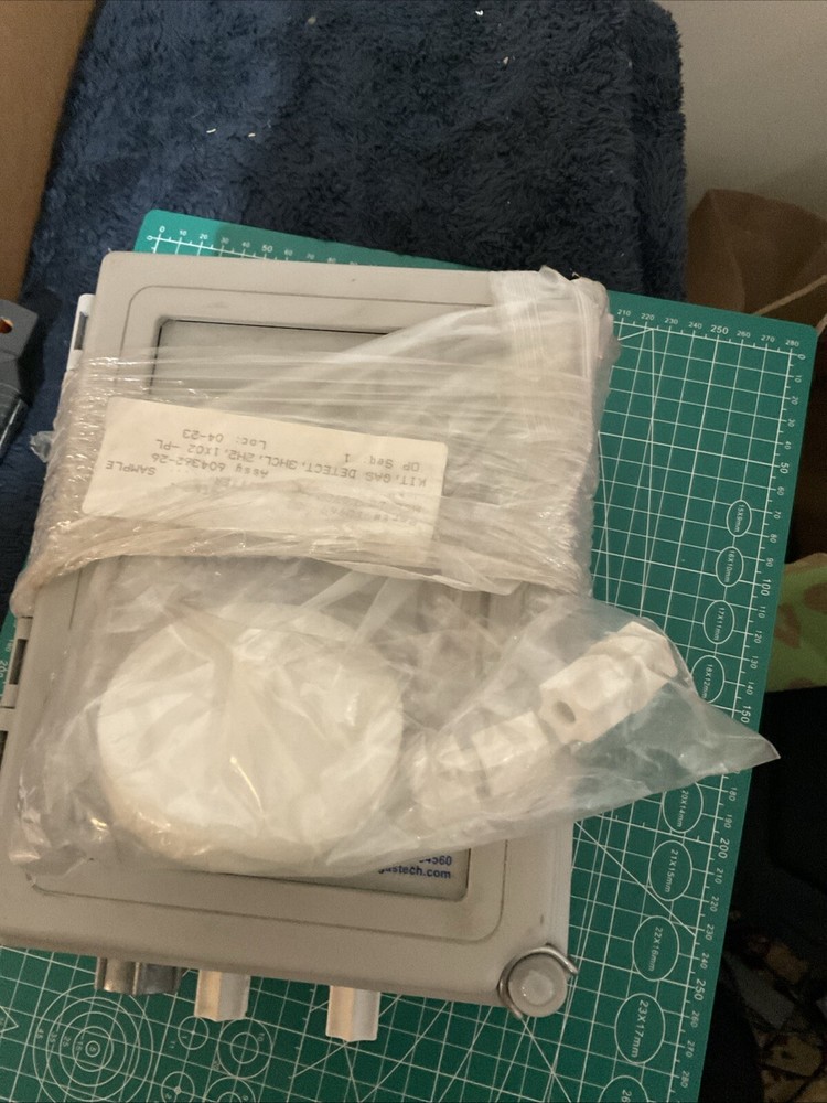 THERMO GASTECH SAMPLE-DRAWING HCL GAS DETECTOR/TRANSMITTER W/SENSOR