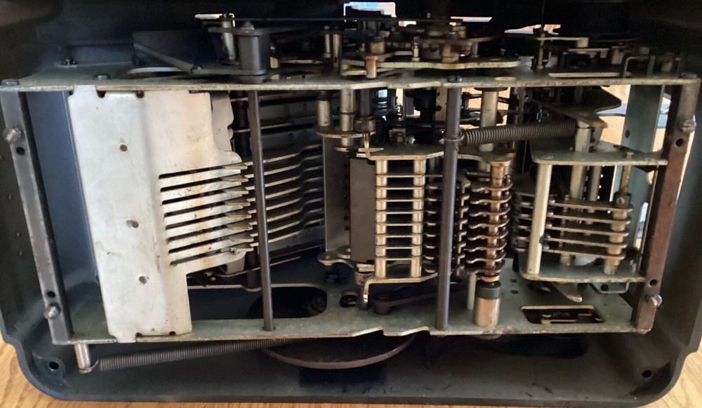 Smith & Corona Hand Crank Adding Machine, Vintage model