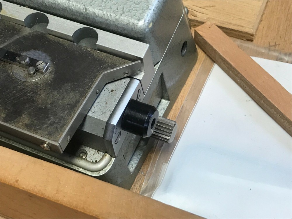 NICE SWISS MADE CARY BENCH MICROMETER .00005 "