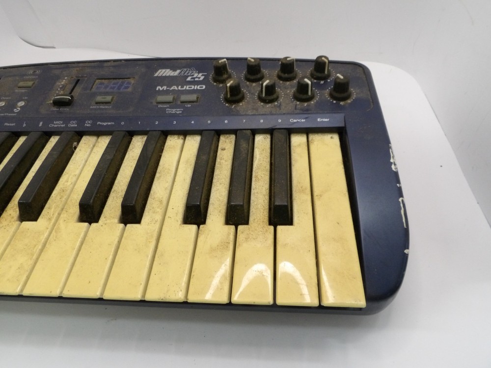 M-AUDIO MID Air 25 Controller Keyboard UNTESTED AND DIRTY
