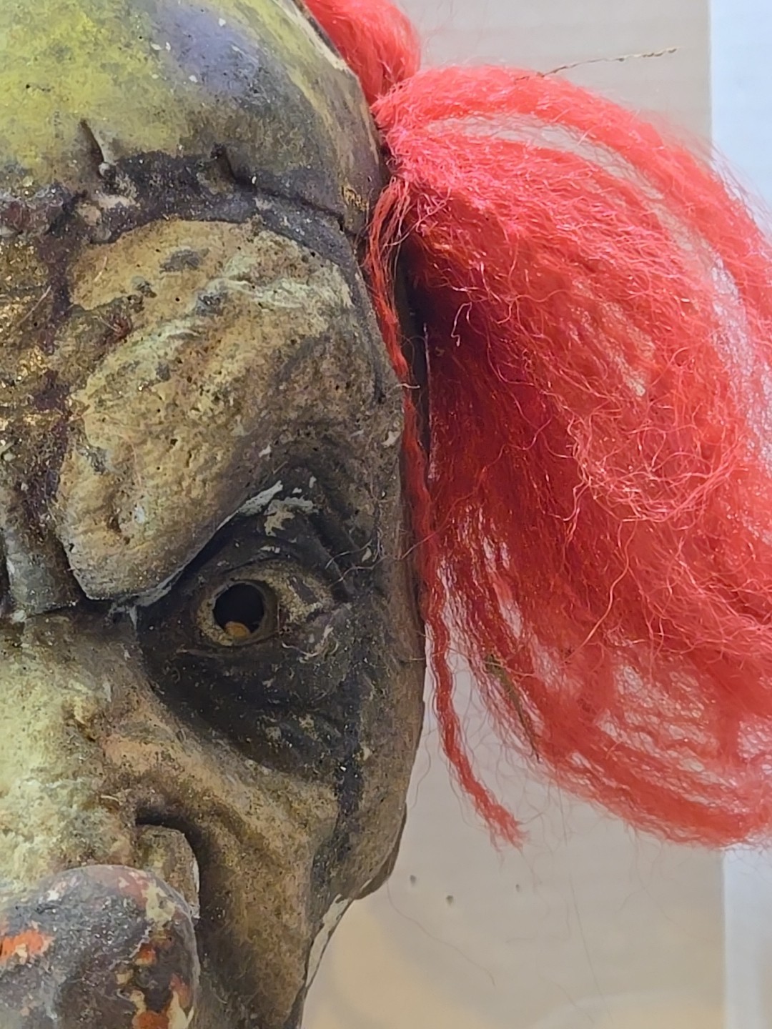 Life Size Decapitated Severed Realistic CLOWN HEAD Halloween Prop Decoration