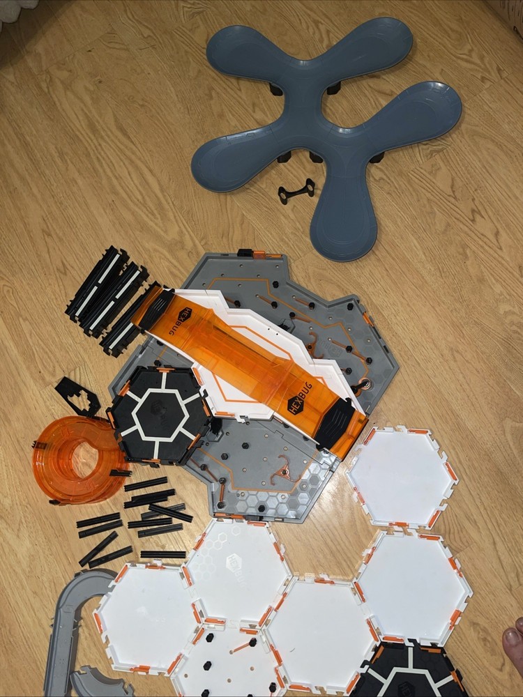 Hexbug Lot Nano hive portable play set 11 bugs
