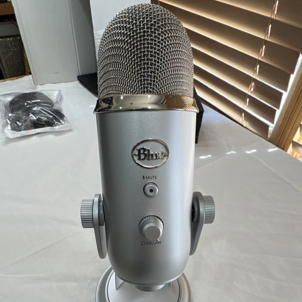 NEW Blue Yeti Microphone, includes 2 wind muffs, cable - Silver