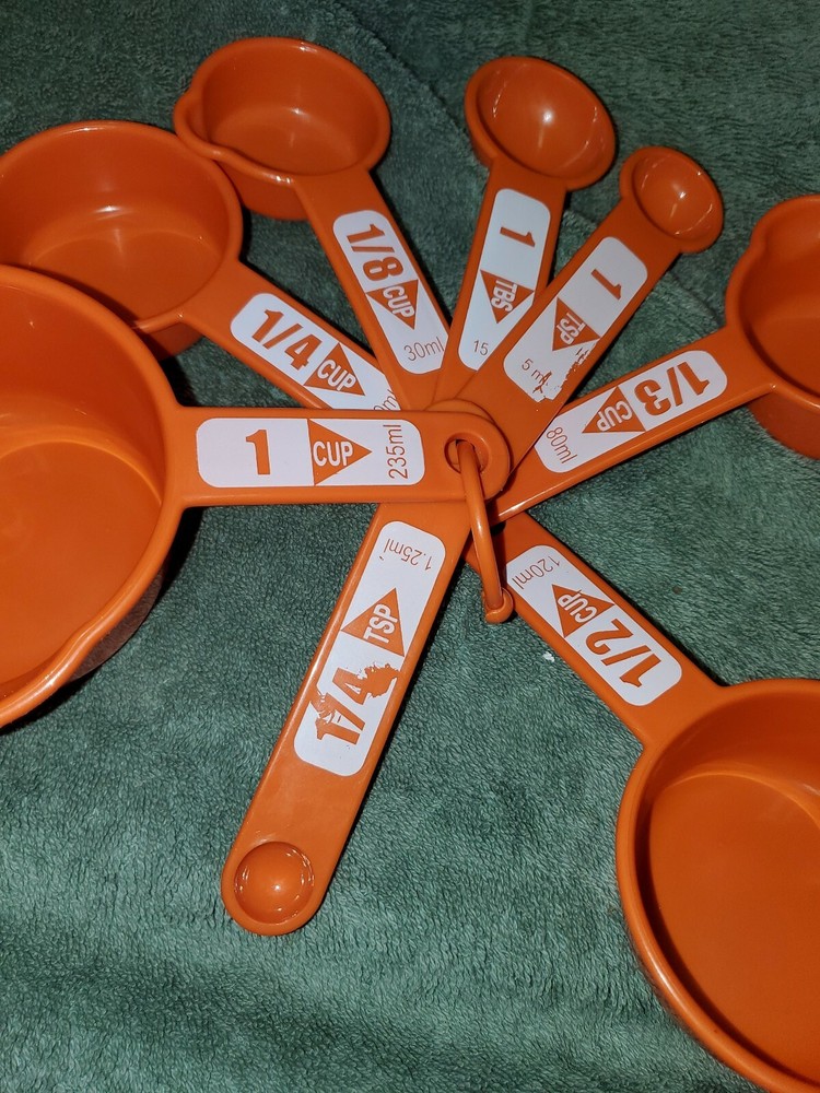 set Plastic Measuring Cups & Spoons Soft Grip Handles 8 pc