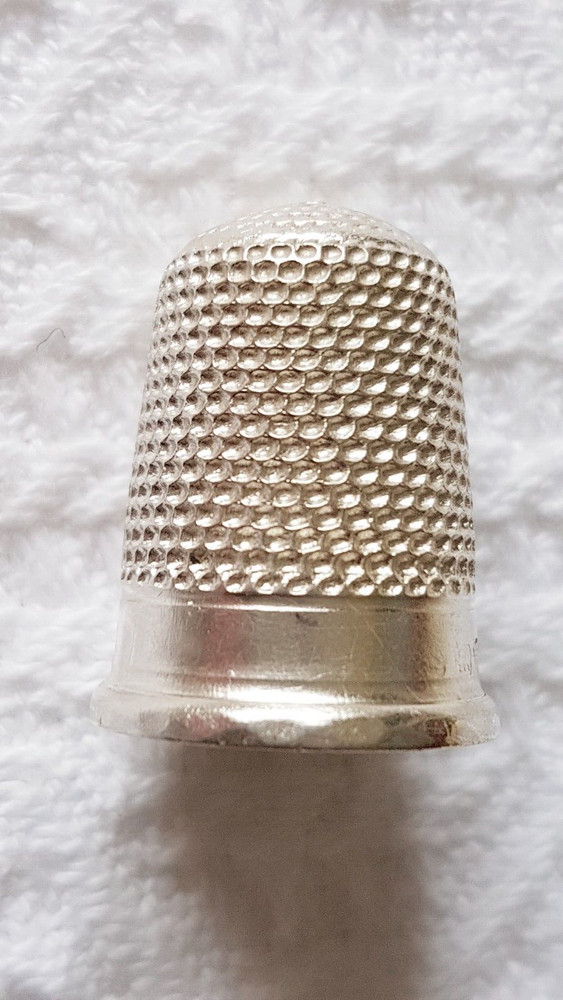 THIMBLE ~ 1914 ~Dimple Pattern ~ Hallmarked Sterling Silver (Chester)