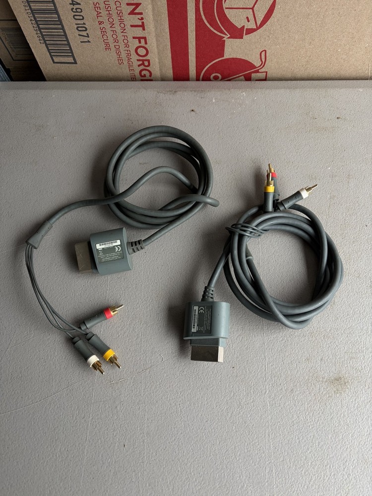 2 Xbox 360 Component AV Cables OEM Tested