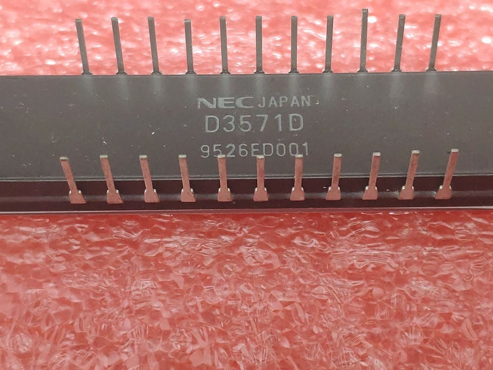 NEC D3571D CAREMIC LINER CCD IMAGE SENSOR IC