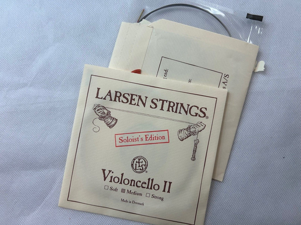 Larsen cello Strings 4/4  SOLOIST A and D